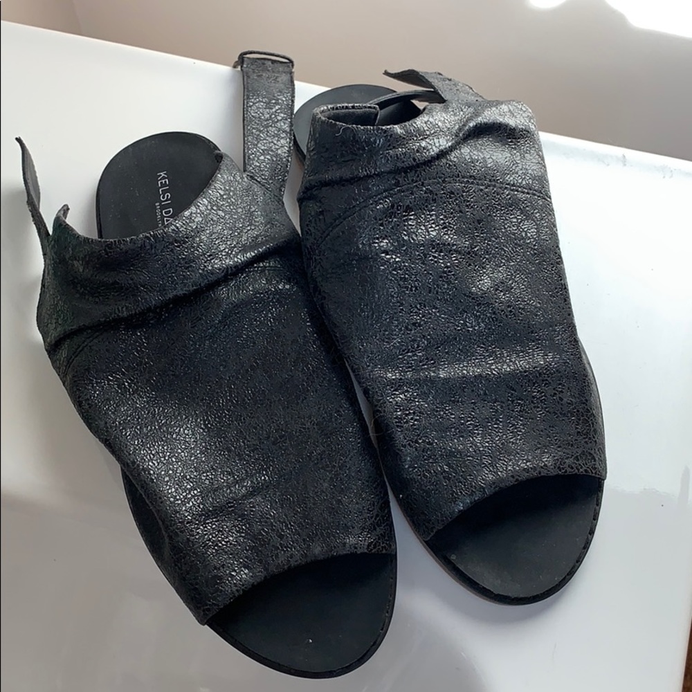 Kelsi Dagger size 10 US